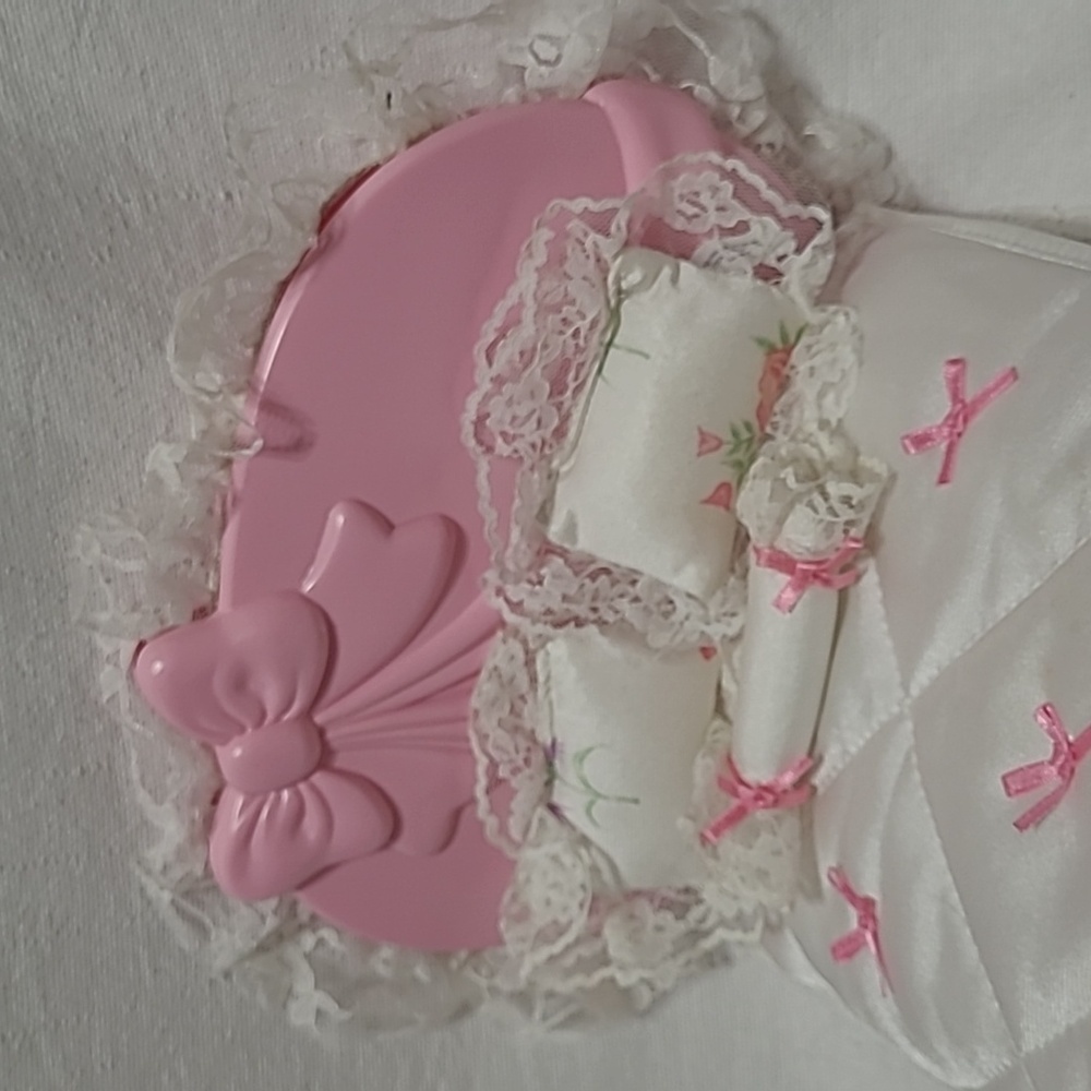 Barbie Doll Year 1987 Barbie Sweet Roses Ribbons & Roses Bed #5620 - Picture 3 of 16